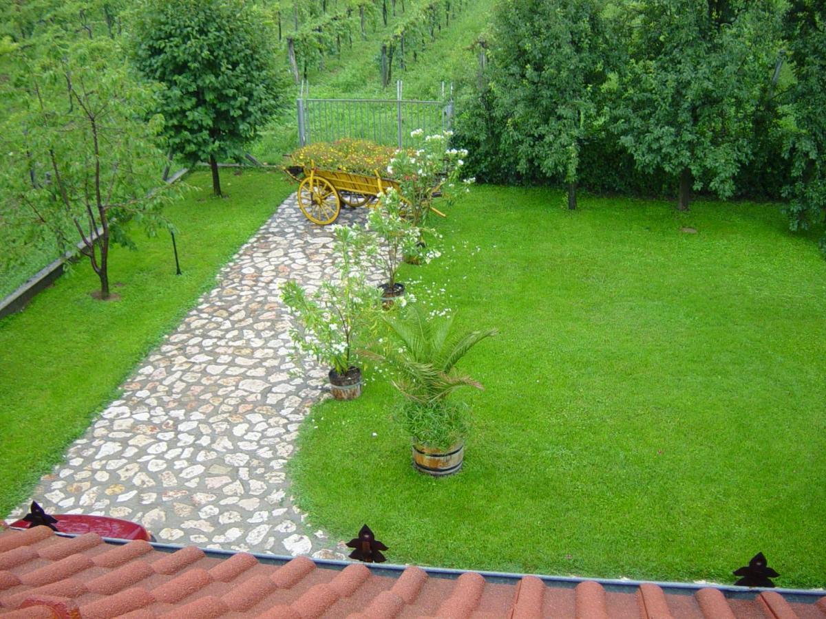 Bed and Breakfast Nitt Pince és Panzió Kisharsány Exterior foto